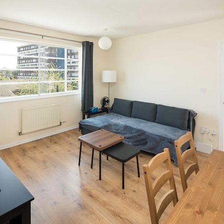 2Bd London Flat - City Buzz & Parkside Serenity Διαμέρισμα Εξωτερικό φωτογραφία